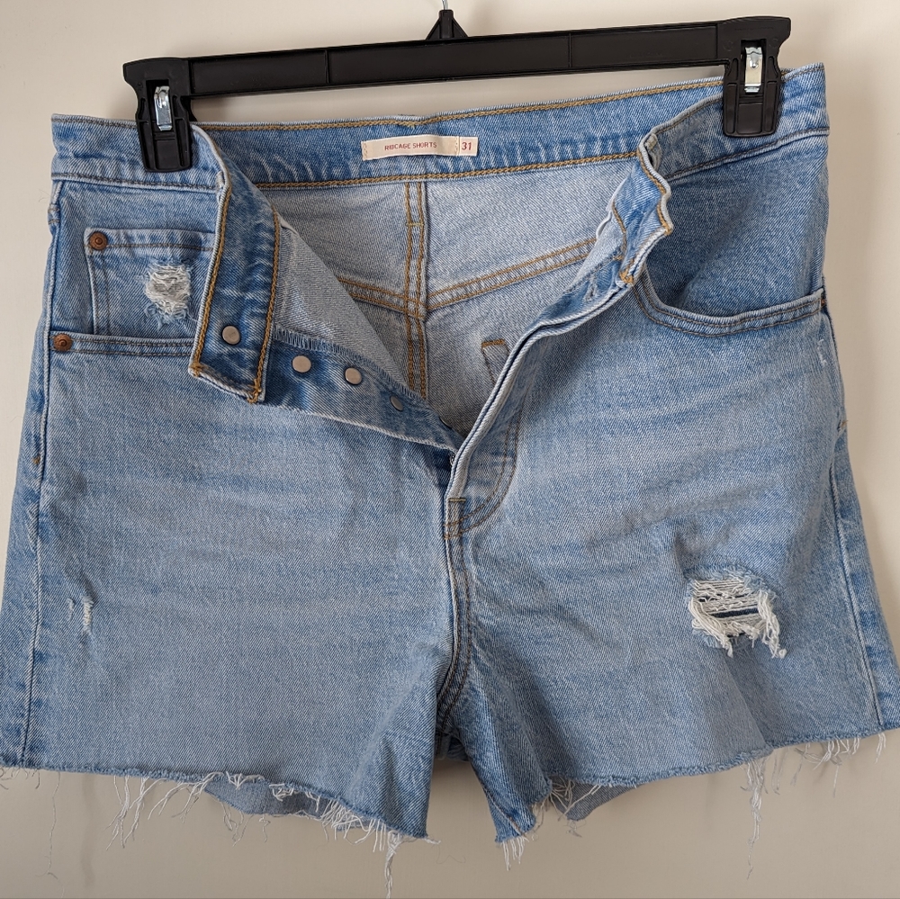 Levi's Ribcage Jean Shorts